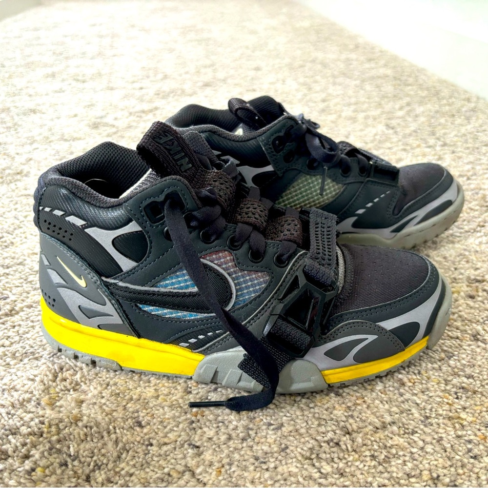 Nike Air Youth 5.5
